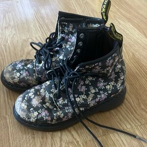 Floral girls Delaney dr martens
